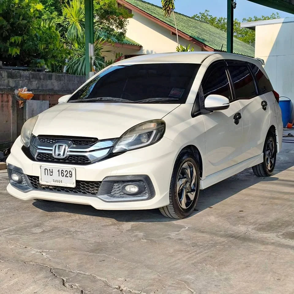 2015 Honda Mobilio II 2