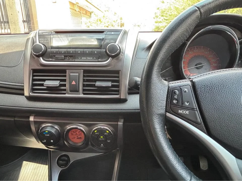 2015 Toyota Yaris III 3
