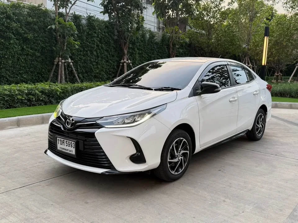 2021 Toyota Yaris ATIV III 3