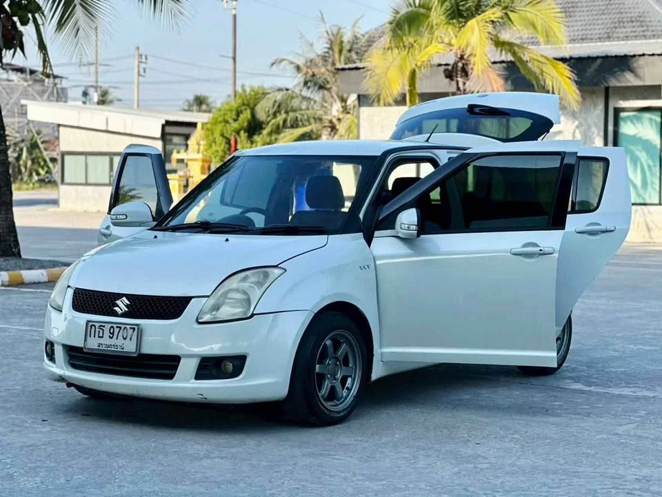2011 Suzuki Swift I 3
