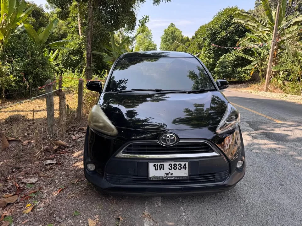 2018 Toyota Sienta II 3
