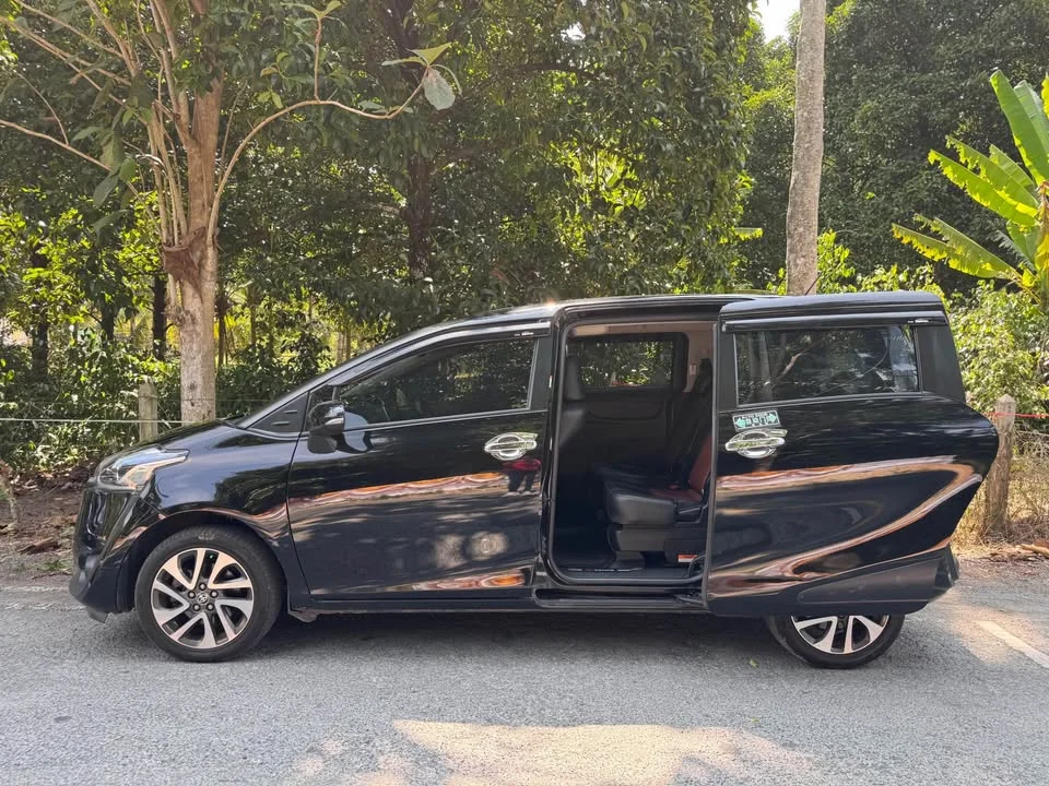 2018 Toyota Sienta II 2