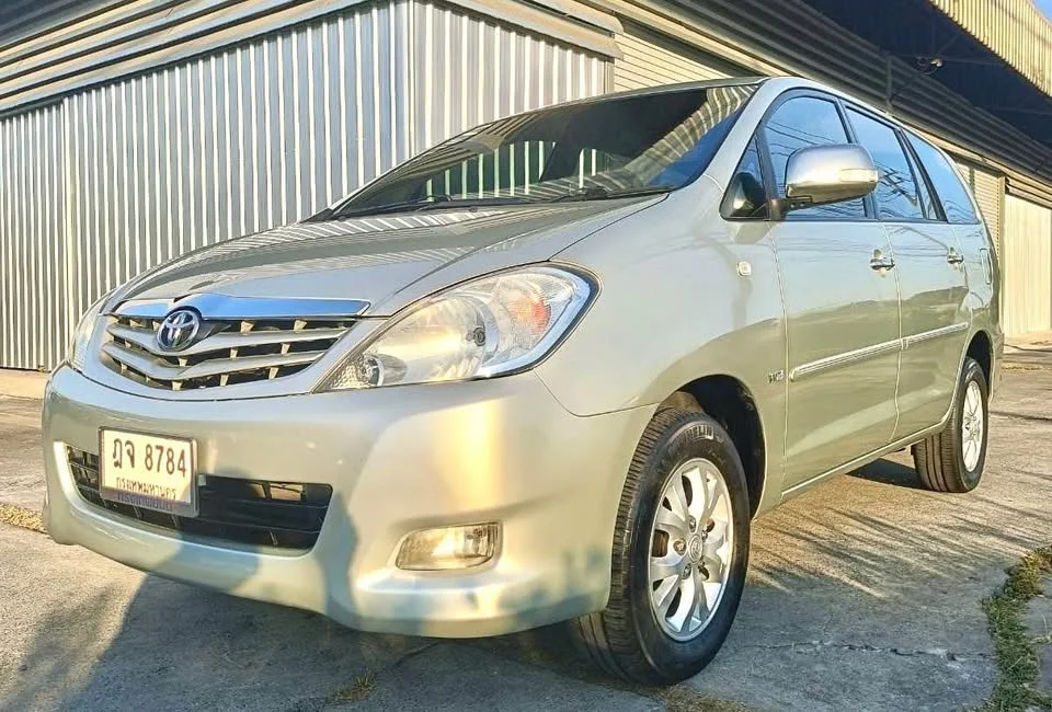 2009 Toyota Innova I 2