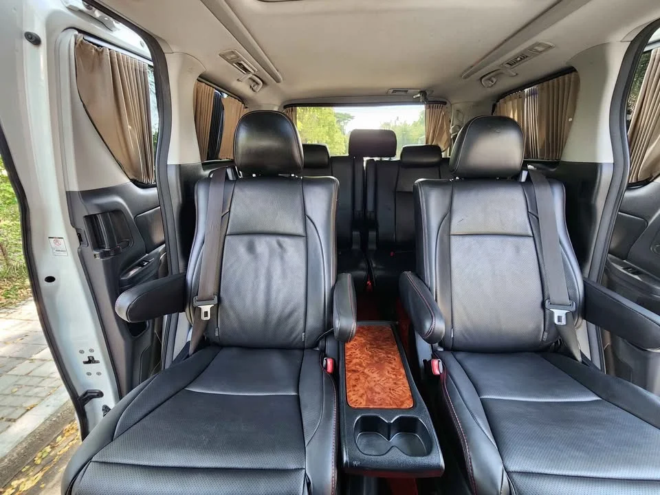 2011 Toyota Alphard, Vellfire II (AH20) 3