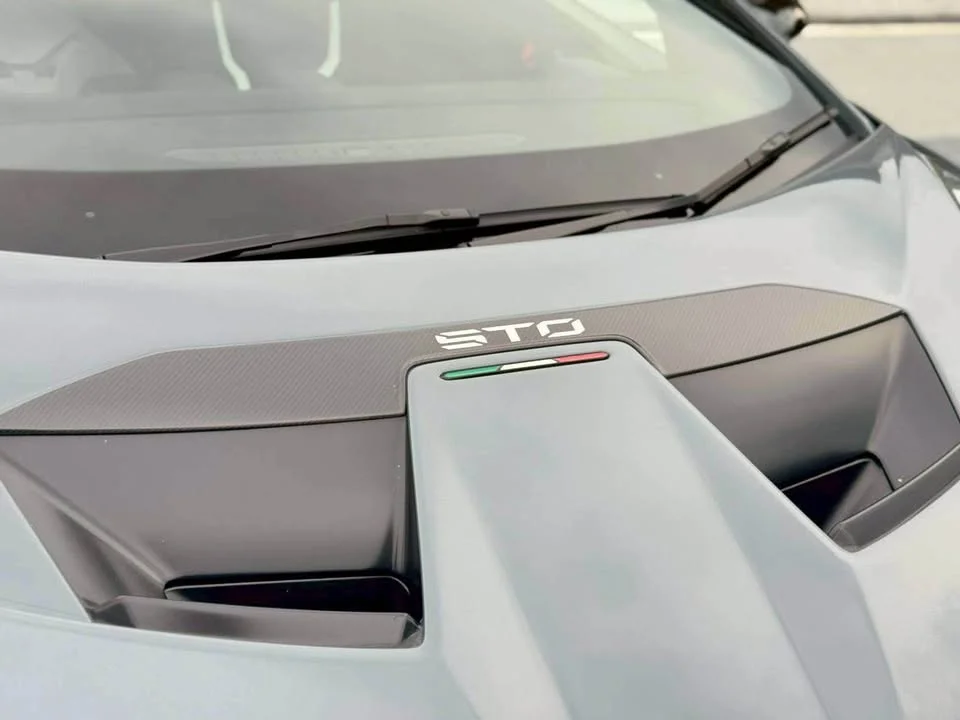 2022 Lamborghini Huracan 2