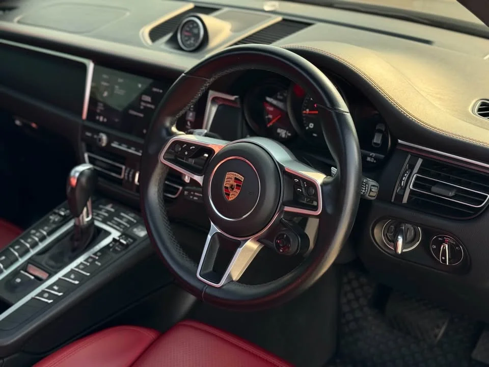 2020 Porsche Macan I 2