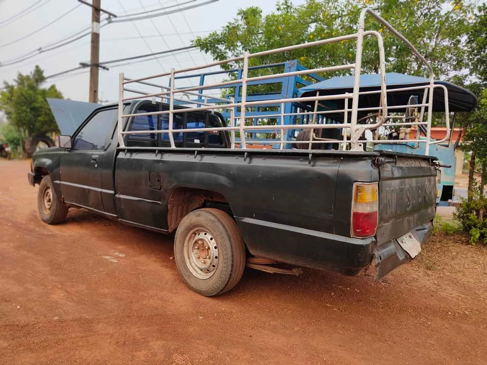 Mitsubishi Triton II 2