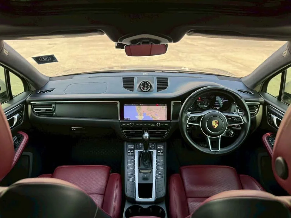 2020 Porsche Macan I 3