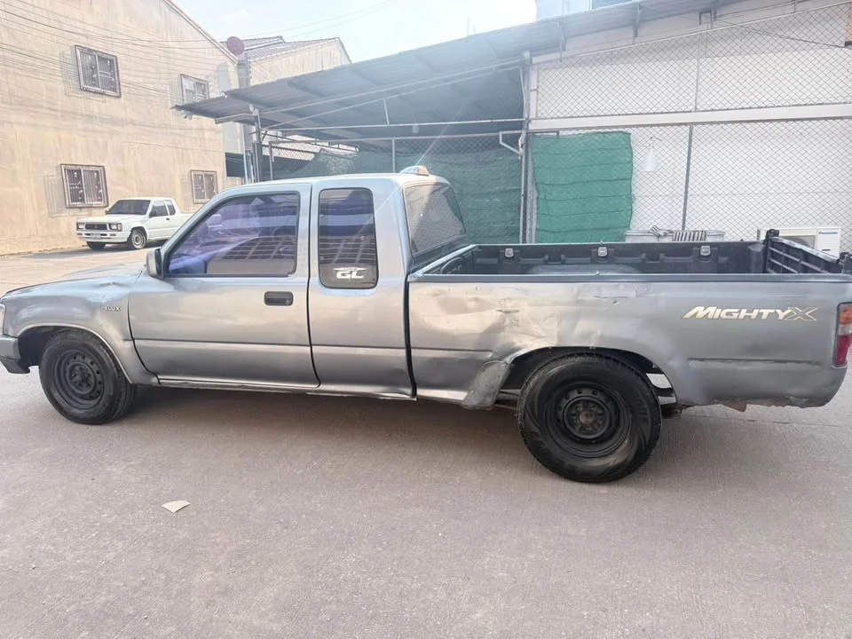 1998 Toyota Hilux Mighty-X V 3