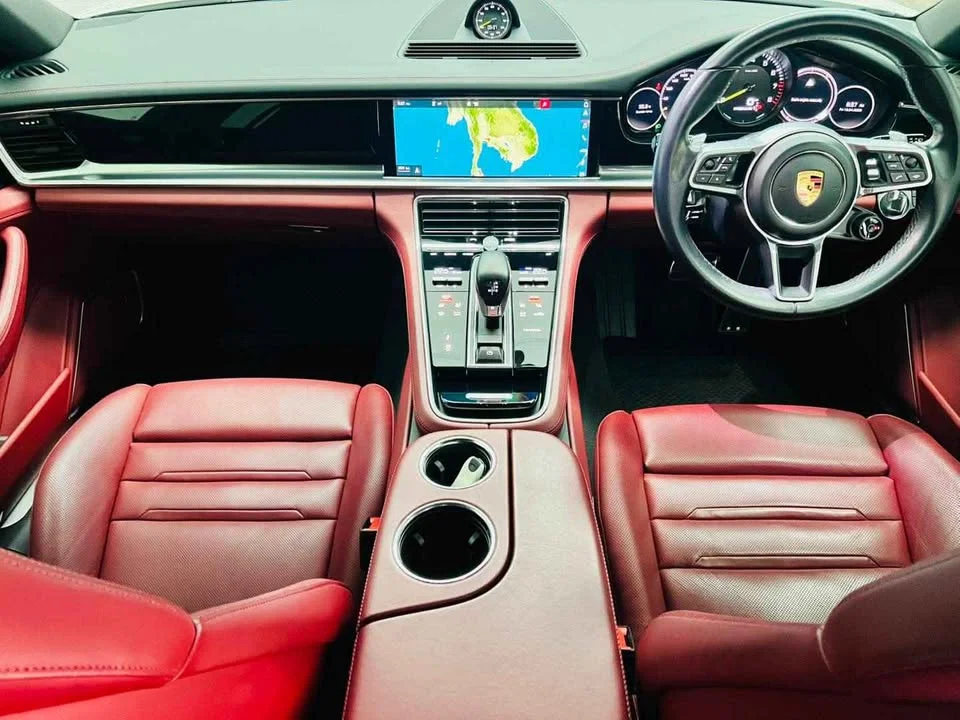 2018 Porsche Panamera II 3