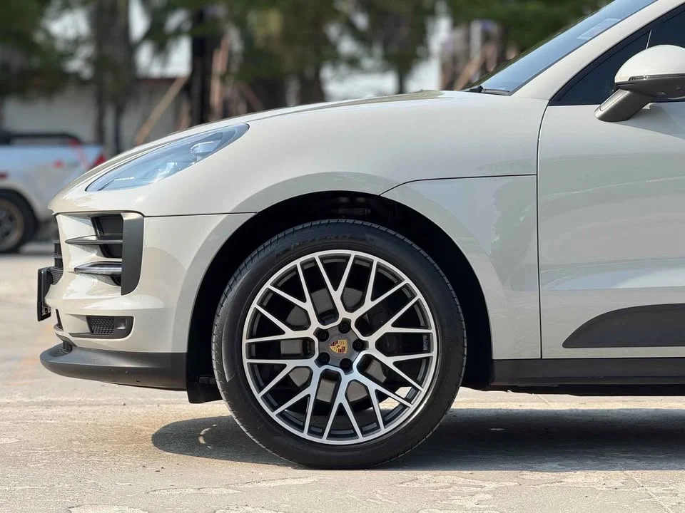 2020 Porsche Macan I 3