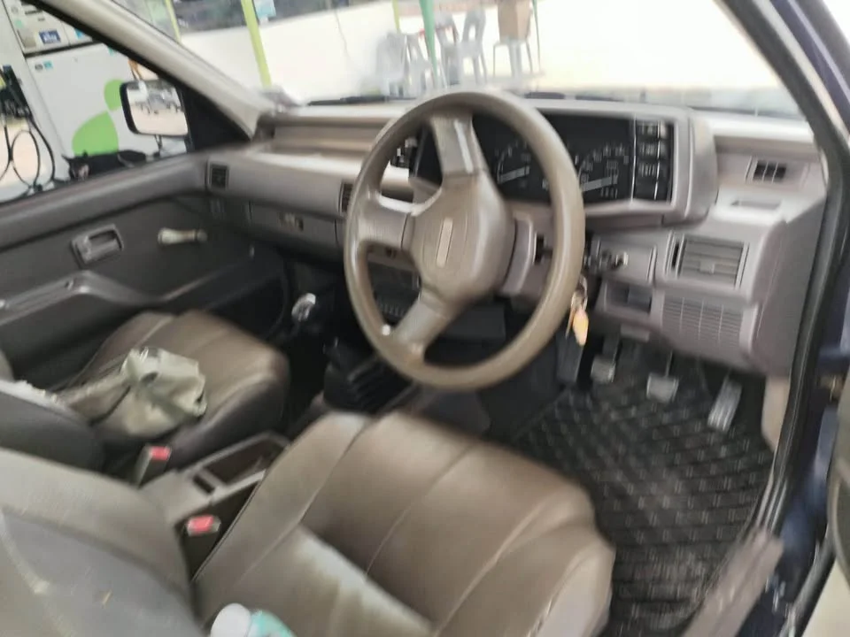 1998 Isuzu TFR III 2