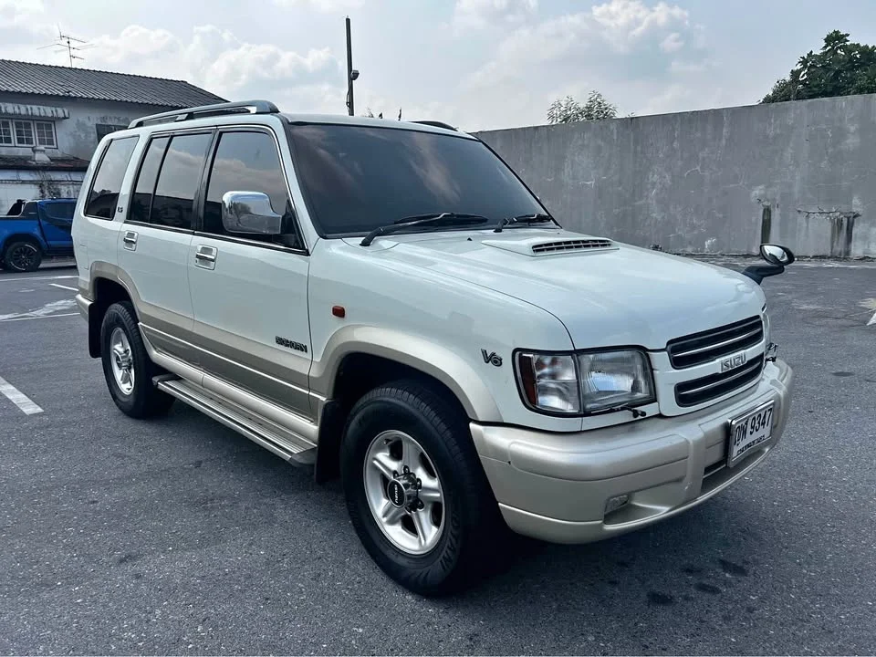 1998 Isuzu Trooper II 2