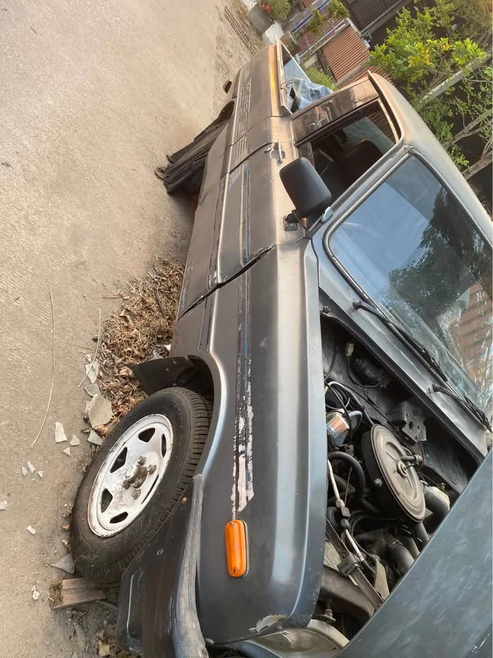 2000 Mazda B-series (Familia) III 3