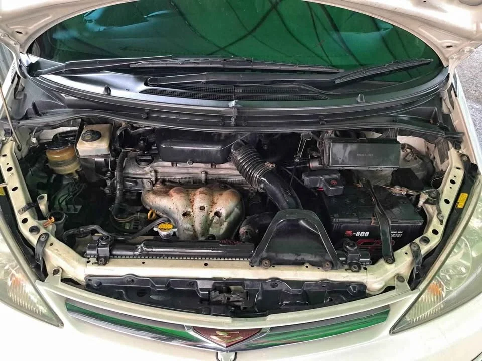 2004 Toyota Estima II 3