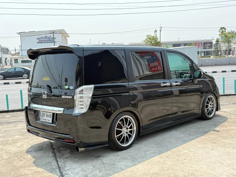 2010 Honda Stepwgn IV 2
