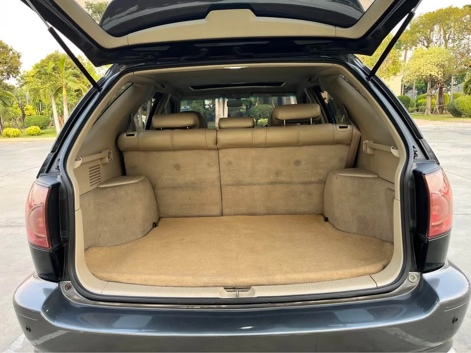2000 Toyota Harrier I 2