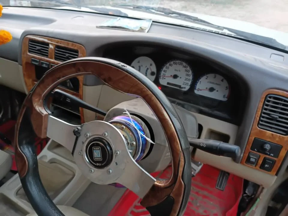 2003 Nissan Frontier I 3