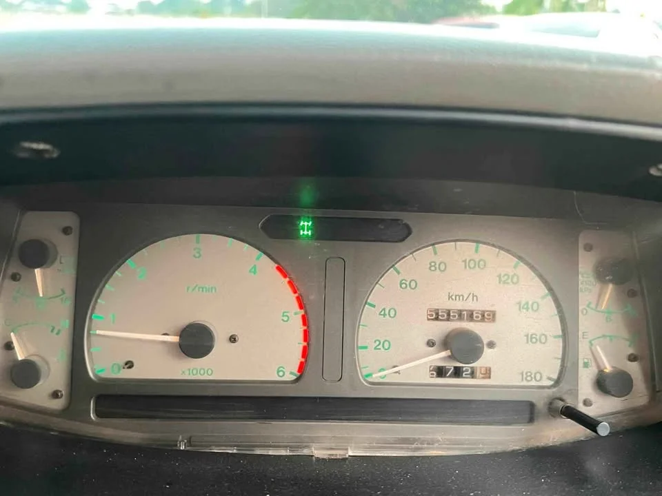 2002 Isuzu Faster Dragon Eyes III 3