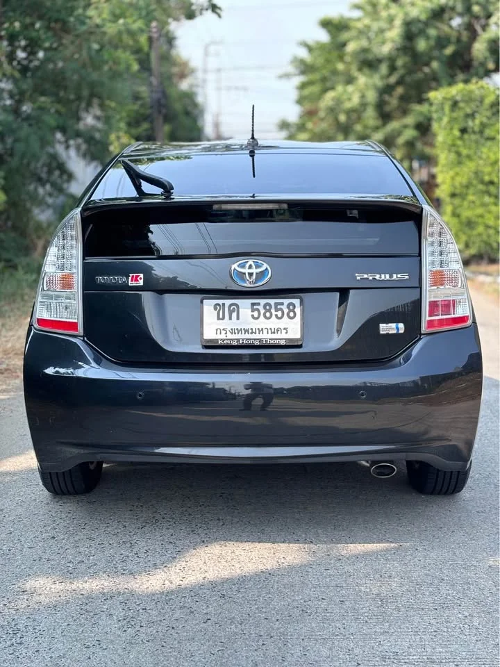 2011 Toyota Prius III 3
