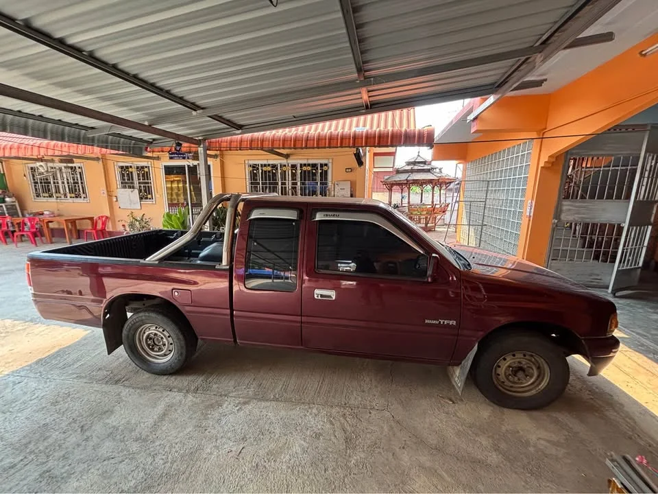 1992 Isuzu TFR III 2