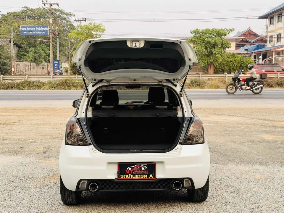 2011 Suzuki Swift I 3