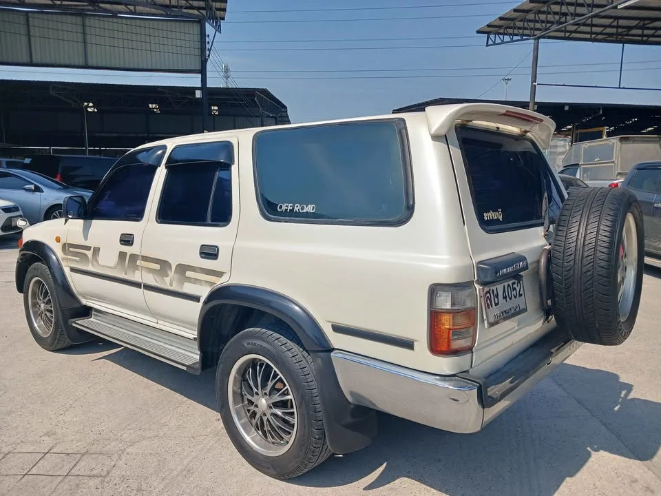 1992 Toyota Hilux Surf II 2