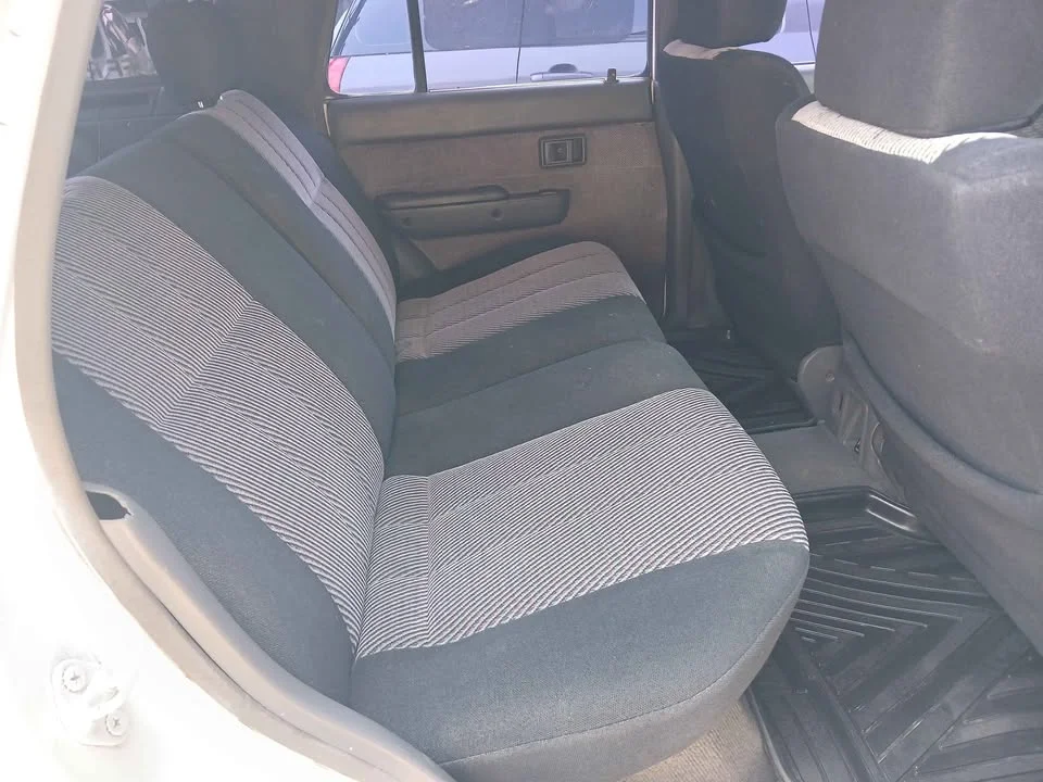 1992 Toyota Hilux Surf II 3