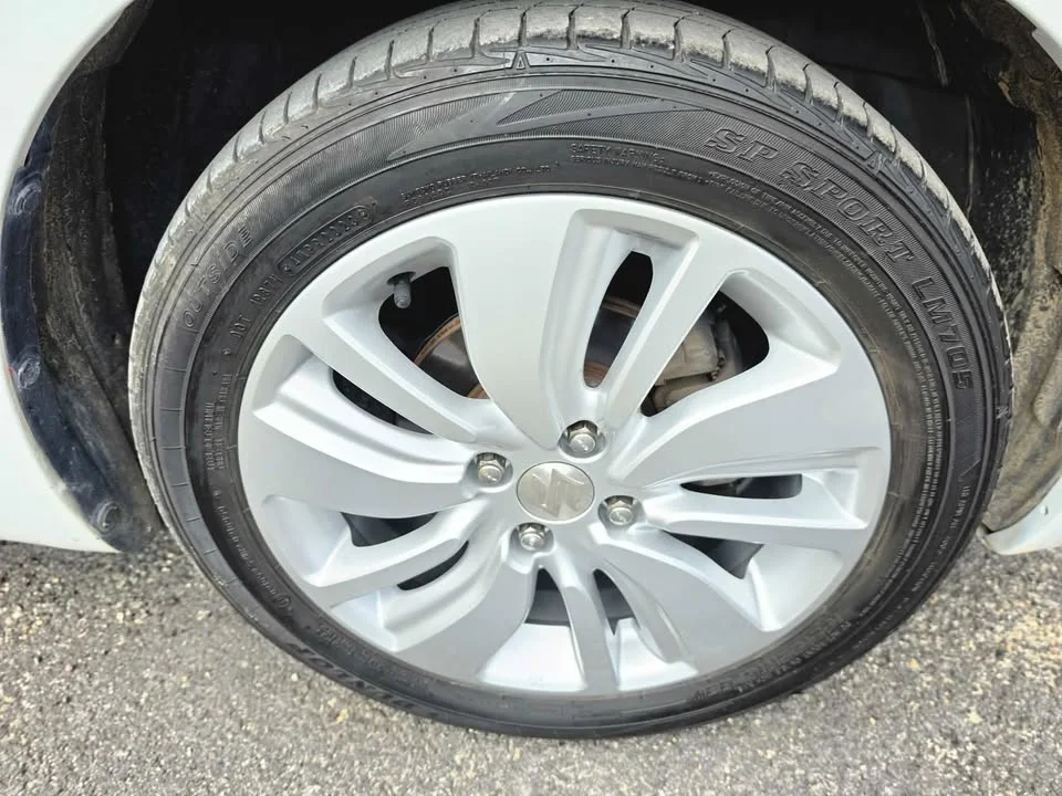 2012 Suzuki Swift II 3