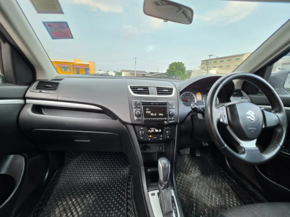 2012 Suzuki Swift II 2