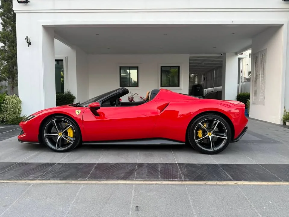 2024 Ferrari SF90 Stradale 2