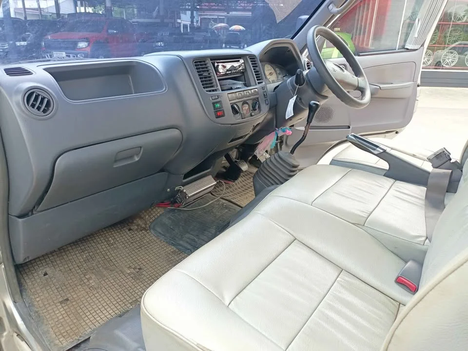 2005 Nissan Urvan V (E25) 2