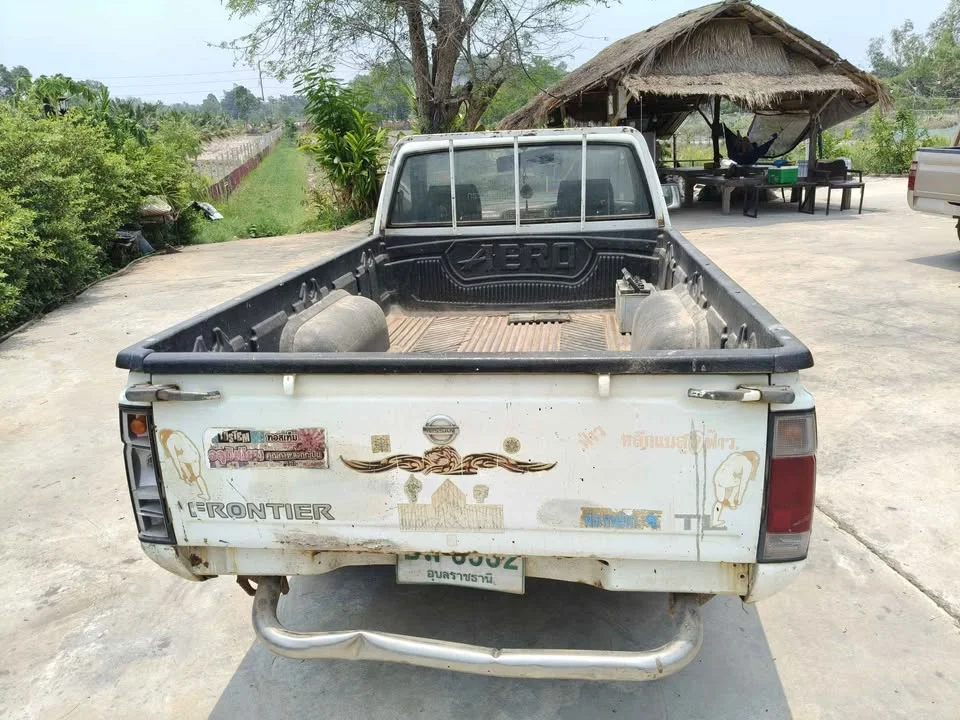 2003 Nissan Frontier I 2
