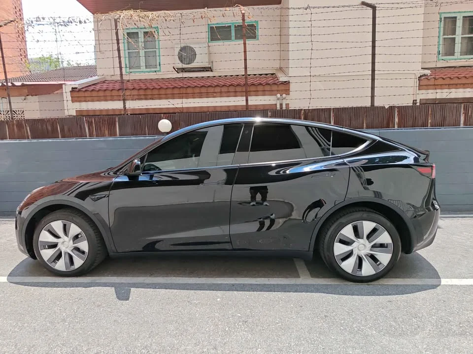 2023 Tesla Model Y 3