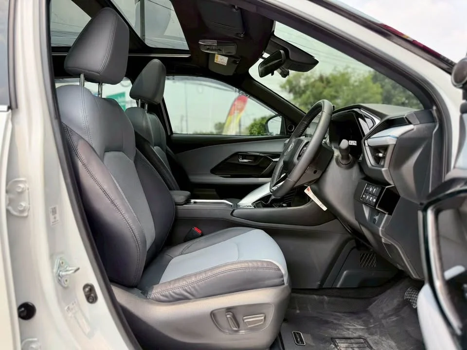 2024 Toyota Yaris Cross AC200 3