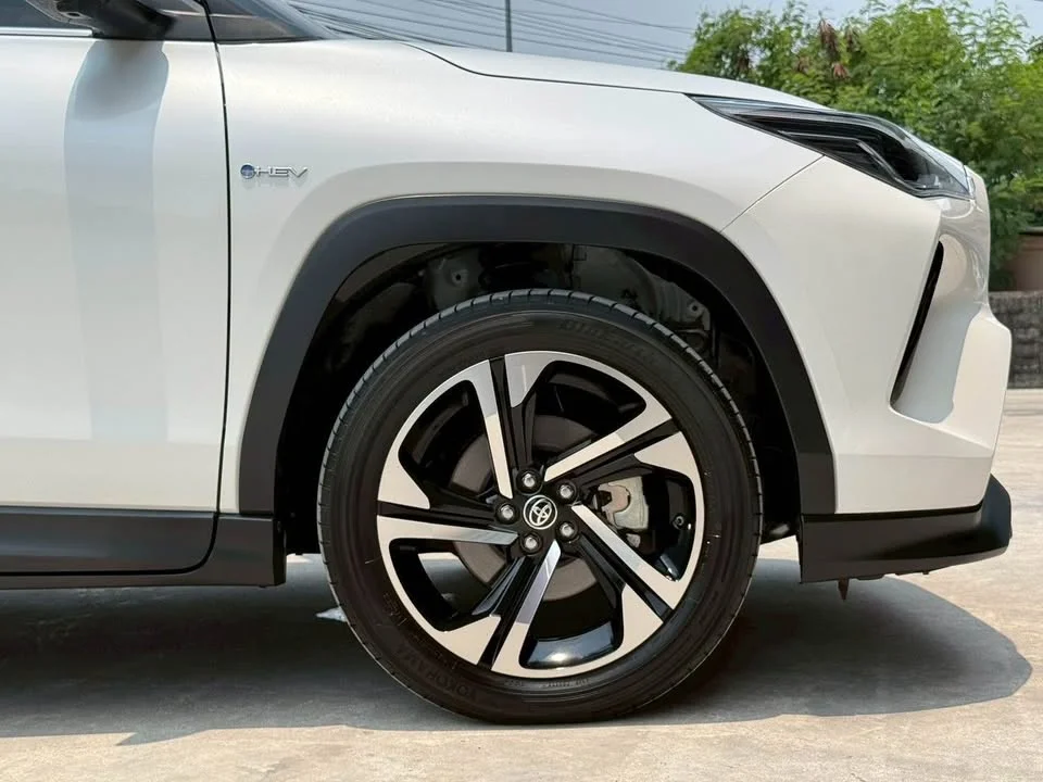 2024 Toyota Yaris Cross AC200 2