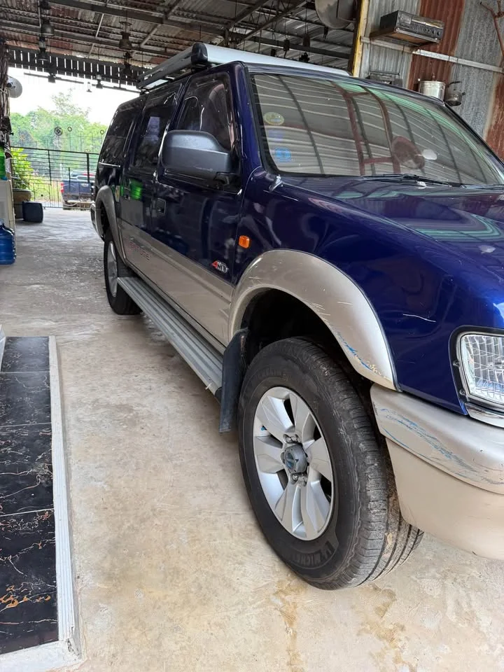 1997 Isuzu TR Grand Adventure I 2