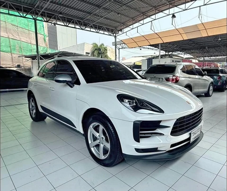 2020 Porsche Macan I 3