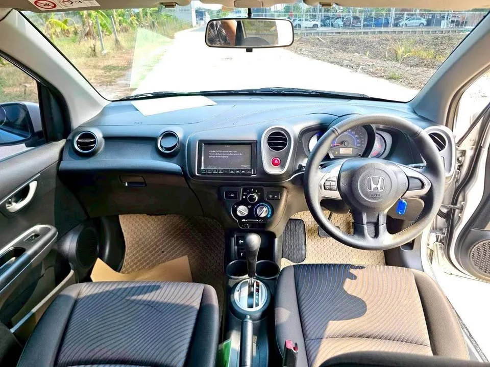 2015 Honda Mobilio II 2