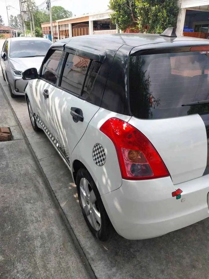 2010 Suzuki Swift I 3