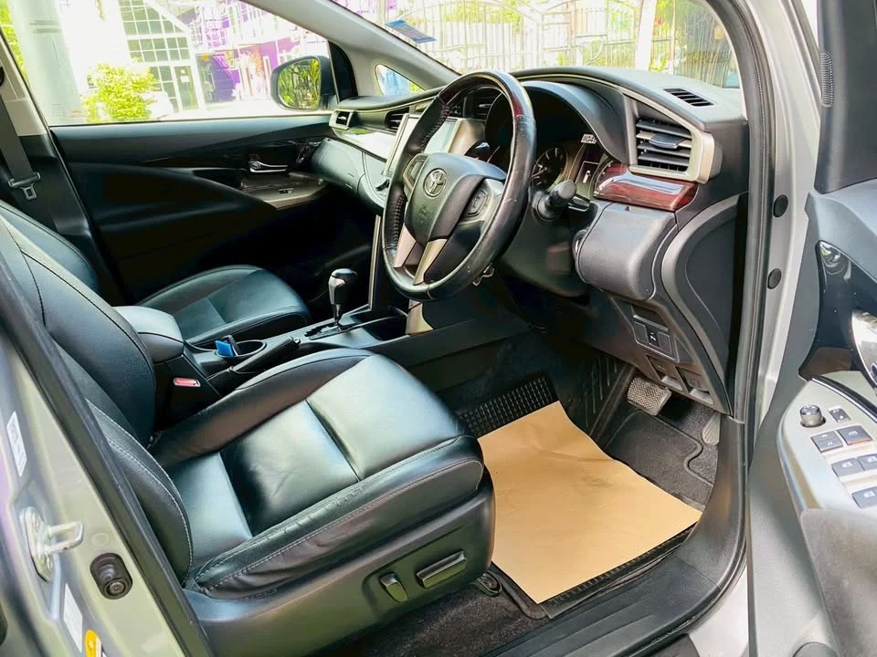 2022 Toyota Innova II 2
