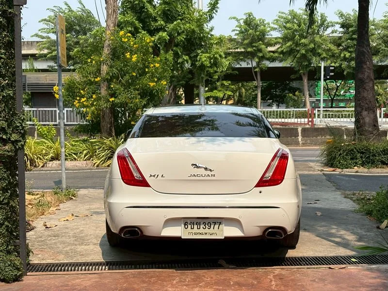 2014 Jaguar XJ X351 3