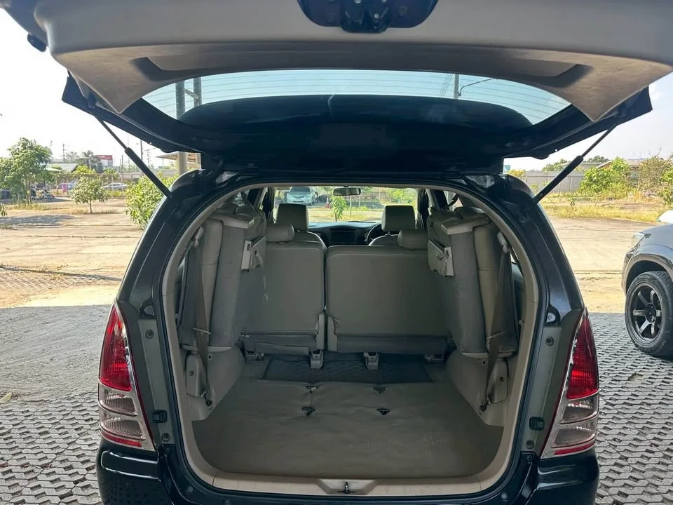2005 Toyota Innova I 2