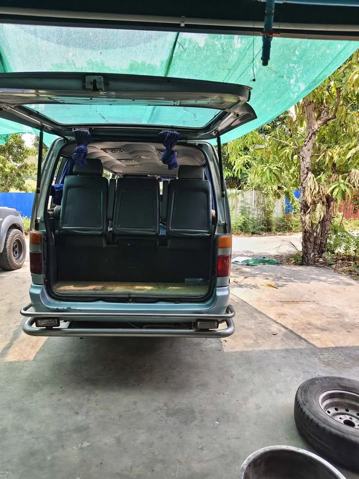 2000 Toyota Commuter IV (H100) 2