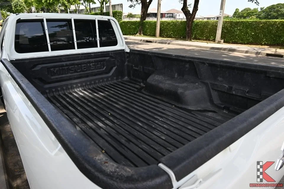 2023 Mitsubishi Triton VI 3