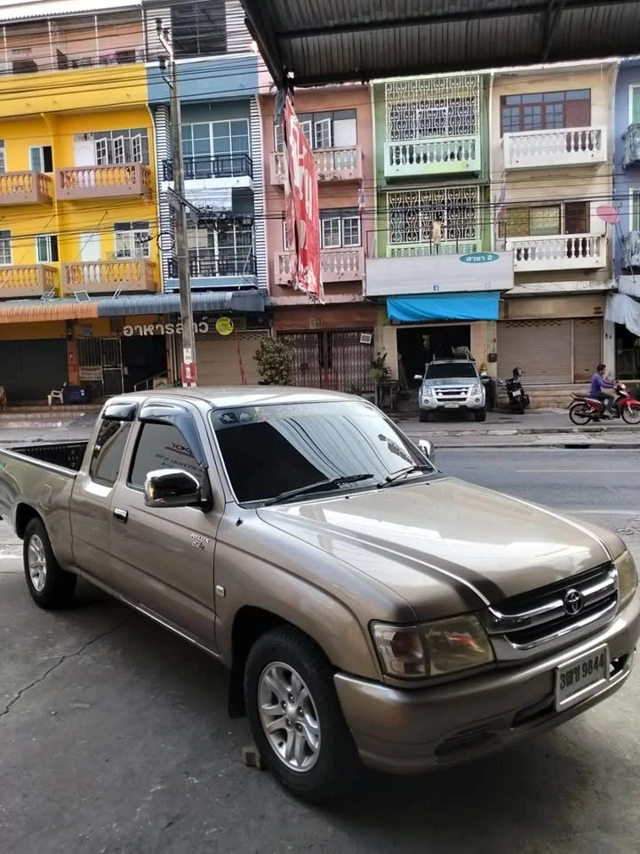 2004 Toyota Hilux Tiger VI 3
