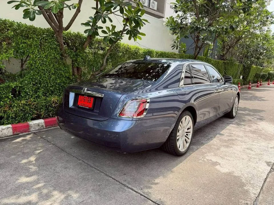 2025 Rolls-Royce Ghost II 2