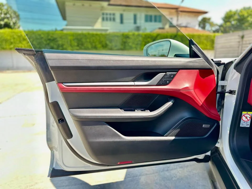 2022 Porsche Taycan 9J1 2