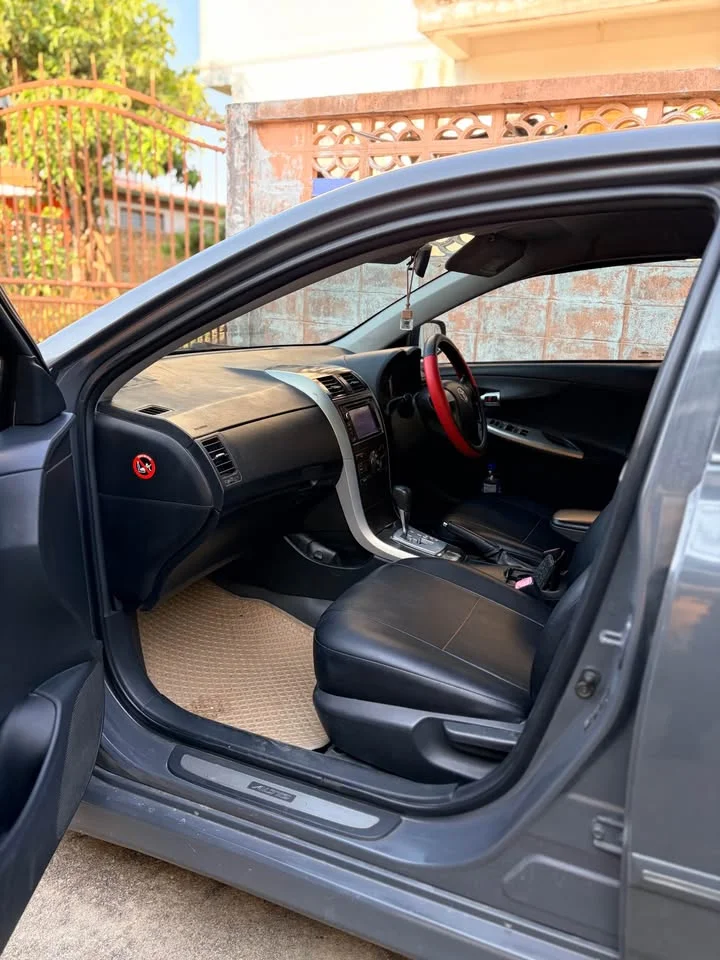2012 Toyota Corolla Altis X (E140) 2