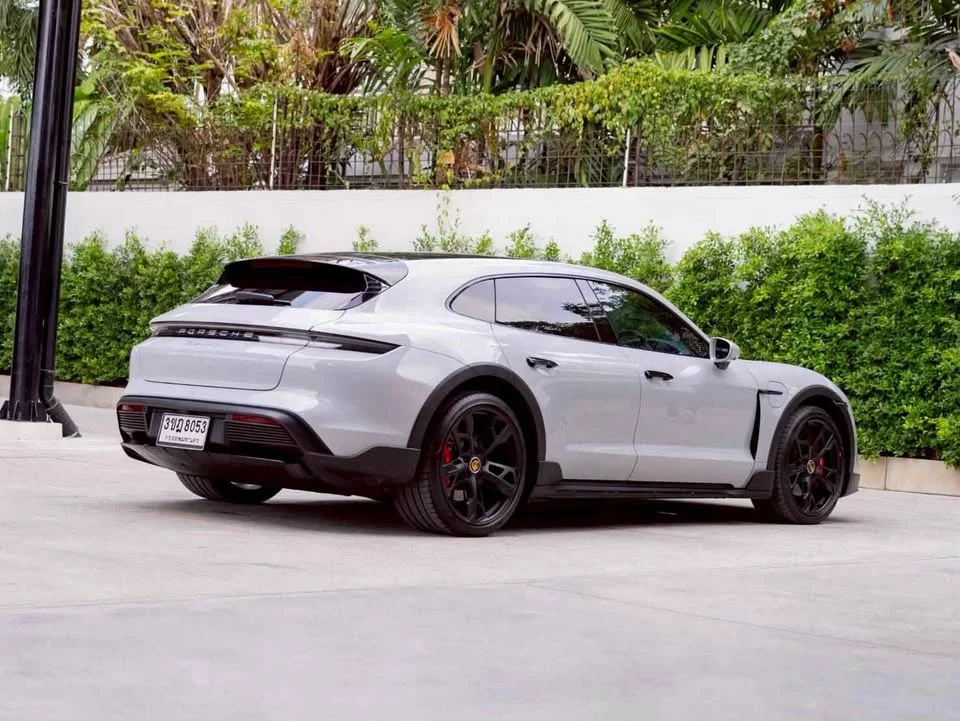 2022 Porsche Taycan 9J1 2